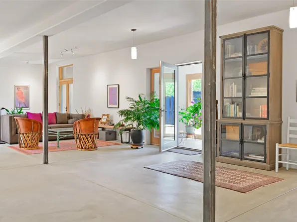 440 Los Pinos Rd, Santa Fe, NM 87507