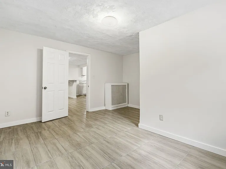 7126 Carroll Ave #4 — Photo 8