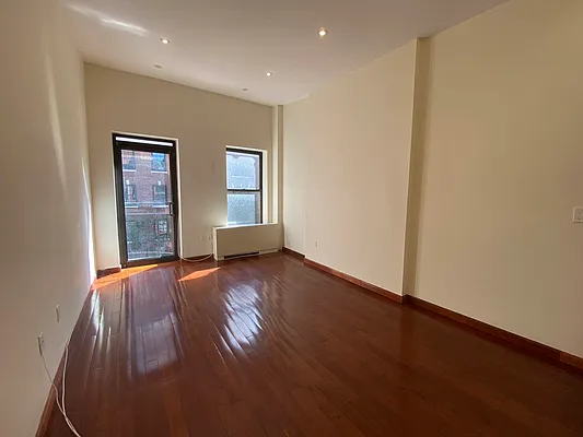 Rented by Bond New York | media 9