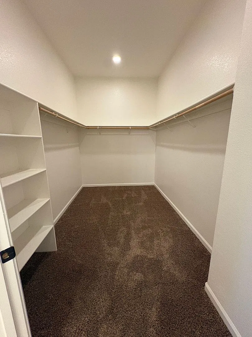 Large 3 bedroom Home in Turlock, Ca — Photo 3