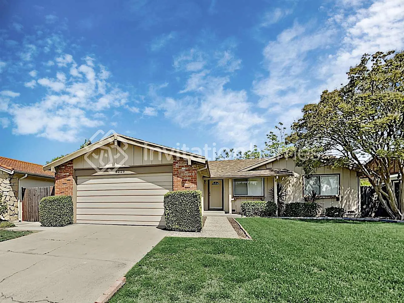 8229 Cedar Crest Way Sacramento, CA 95826 — Photo 1