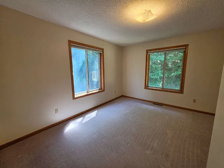 E11975 E Robin Rd — Photo 28