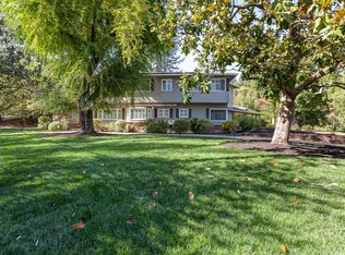 2 Tarry Ln, Orinda, CA