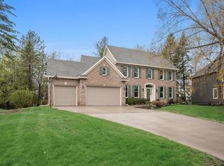 248 Wildridge Rd, Mahtomedi, MN 55115