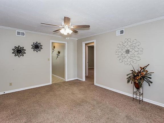 5th image of 3026 S Millwood Ave