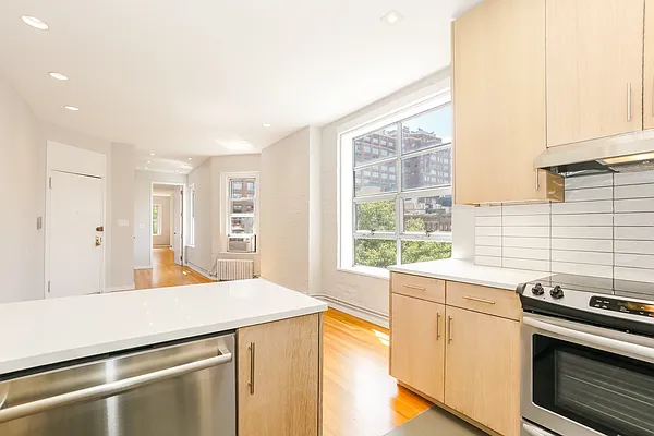 Rented by Bond New York | media 18