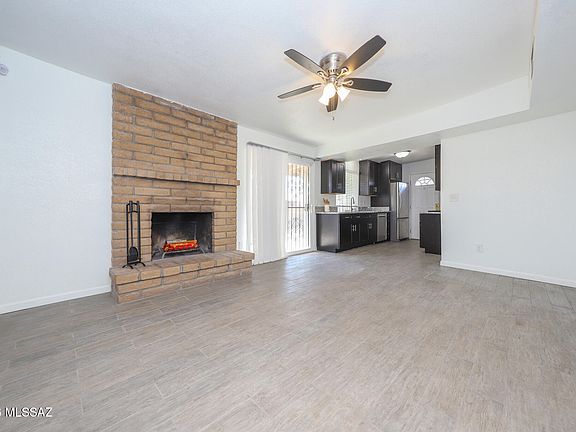 3rd image of 2327 E Honeysuckle St