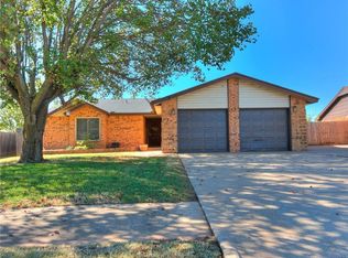 3909 Country Club Dr, Oklahoma City, OK 73160