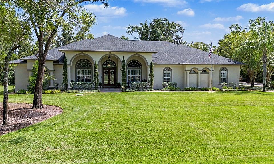 1st image of 906 LAKE SAPPHIRE LANE