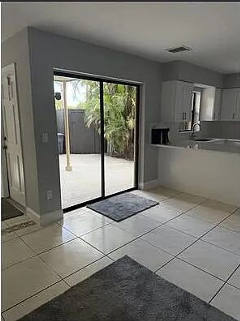 4905 Alder Drive D, West Palm Beach (Unincorporated) , FL 33417 - 3219 — Photo 3