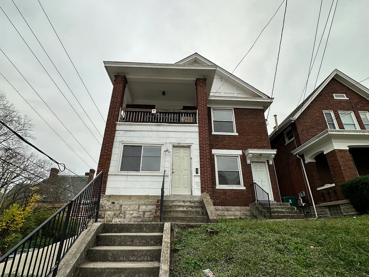7 bed, 2637 sqft, $4,395 — Photo 2