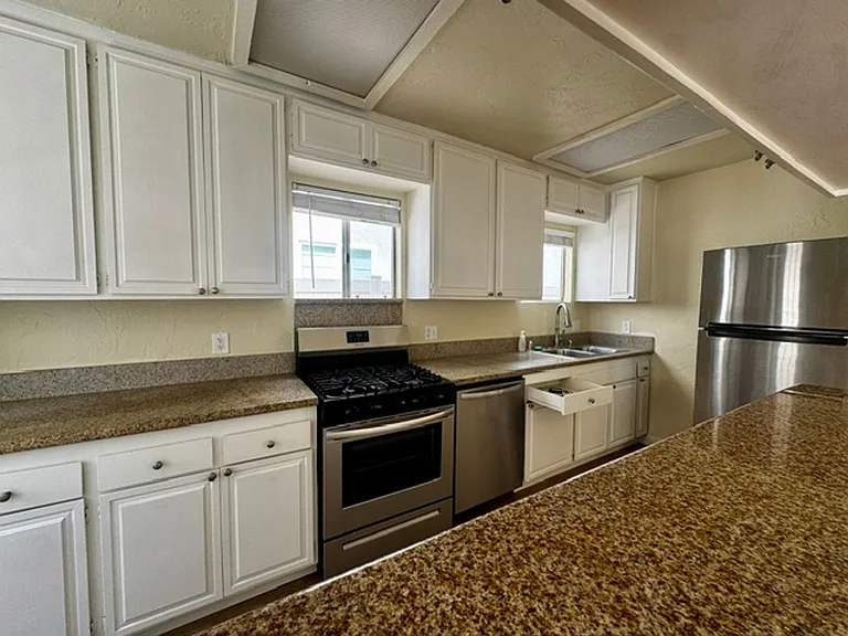 1088 Bangor Ln — Photo 6