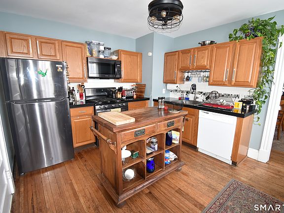 2nd image of 125 Stearns Street