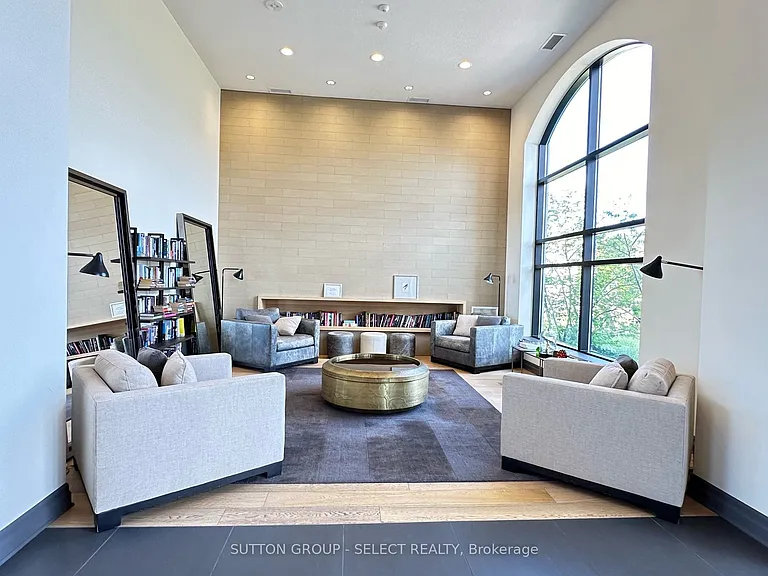 260 Villagewalk Blvd #314 — Photo 4