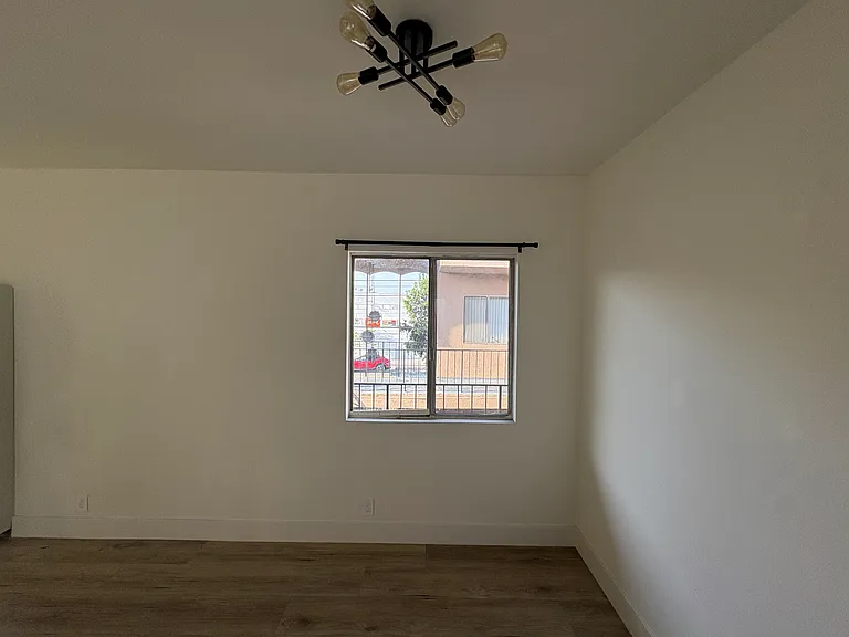 2176 Venice Blvd #11 — Photo 18