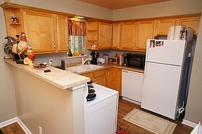 4th image of 702 Central Ave