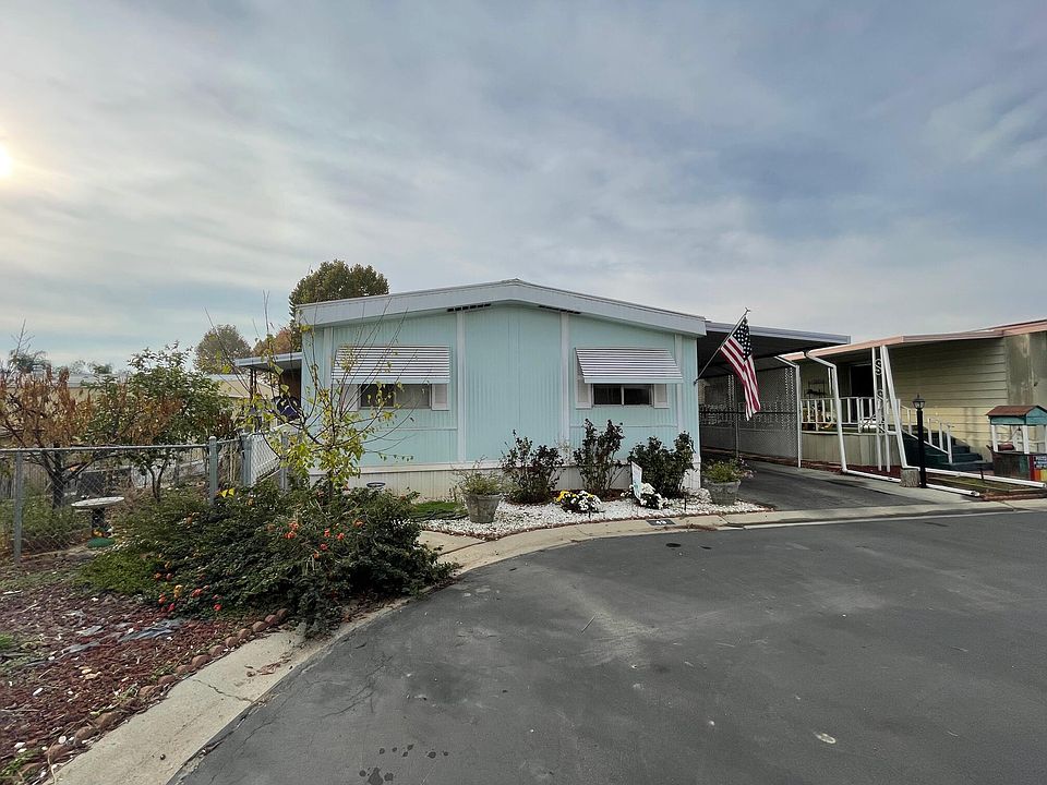 2nd image of 720 E Worth Ave Space 49