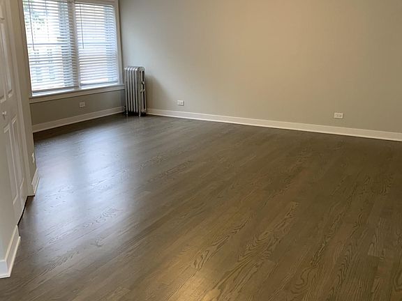 3rd image of 1837 W Foster Ave APT 2