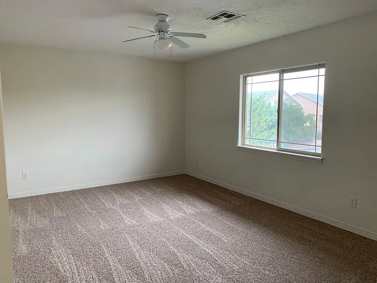 707 1/2 Willow Creek Rd — Photo 5