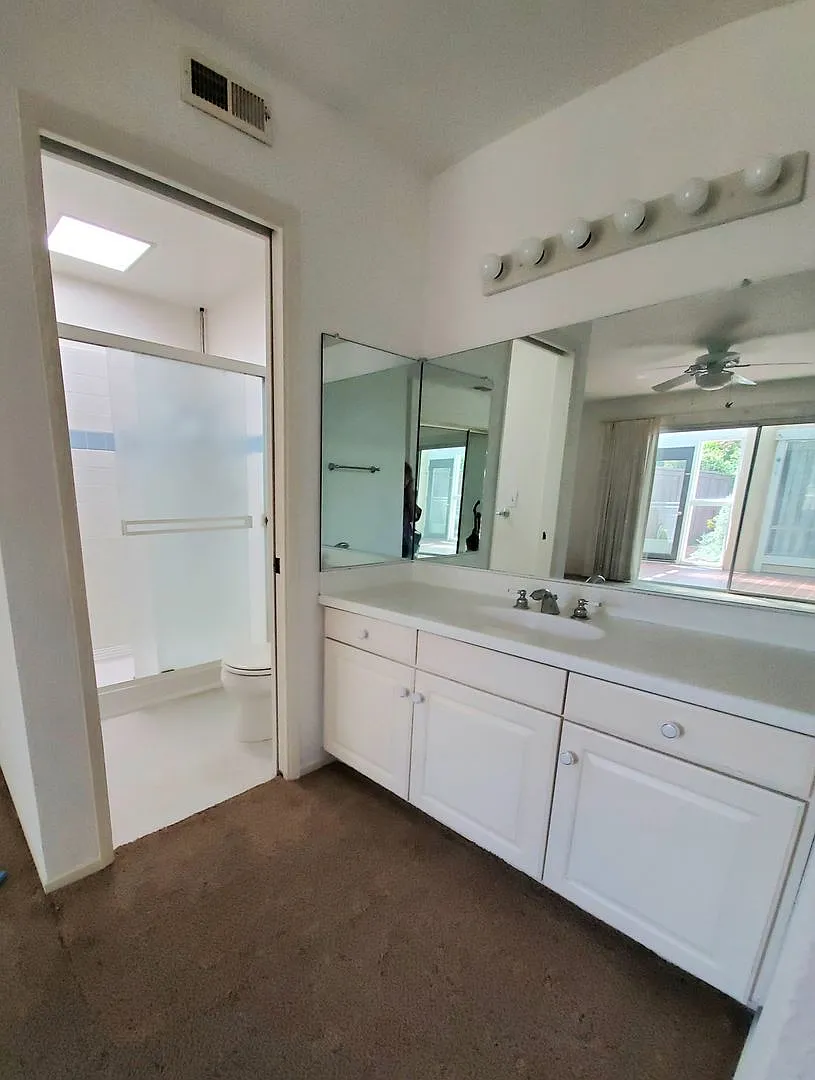 Spacious 4bd/2ba Condo with Double Car Garage — Photo 3