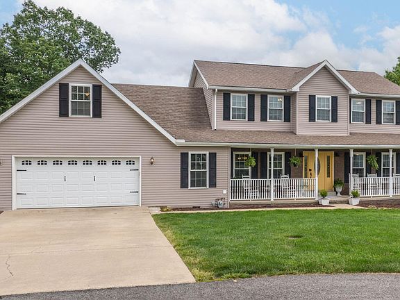 2nd image of 3143 Sylvan Dr