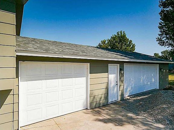 3rd image of 3417 Carmel Dr