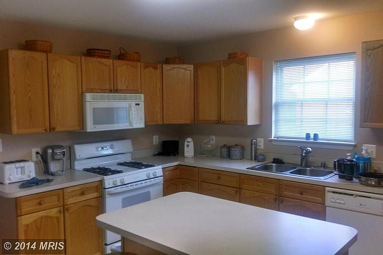 1st image of 33 Basalt Dr