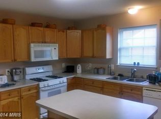 33 Basalt Dr, Fredericksburg, VA 22406