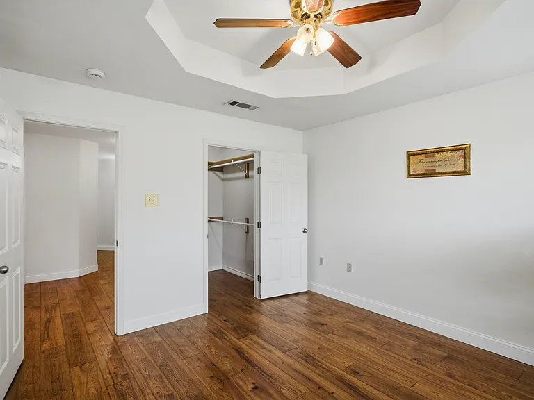 265 E Dove Rd — Photo 19