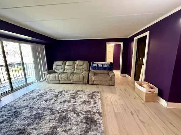 15 Oakridge Dr, Langhorne, PA 19047