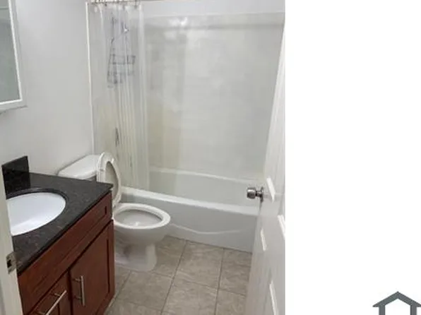 611 E 12th St #207, Oakland, CA 94606