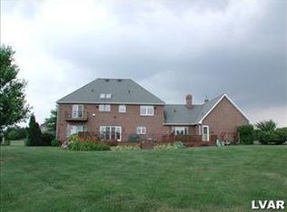 416 Eagle Dr, Nazareth, PA 18064