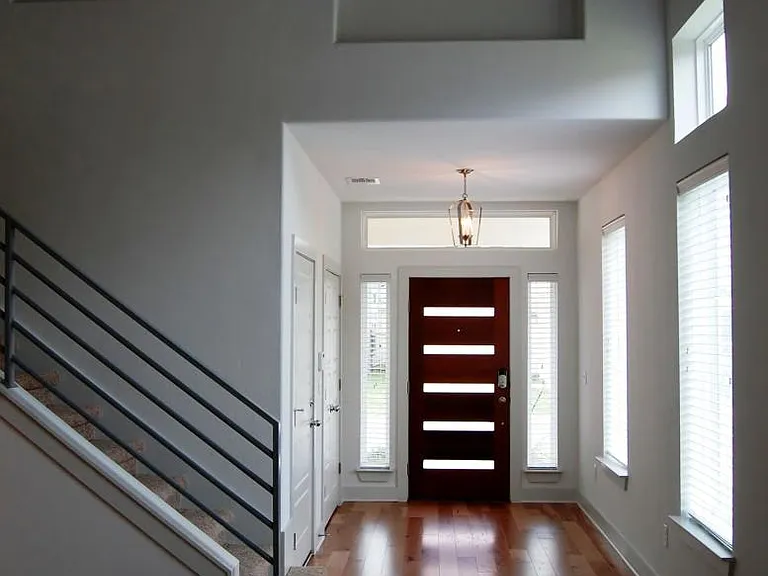 Entryway, Vaulted Ceilings