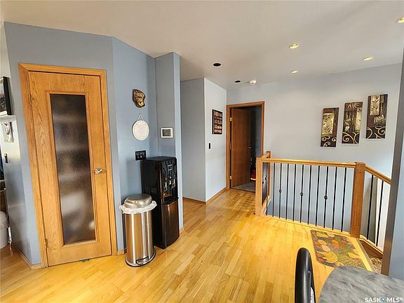 4th image of 109 Taylor St