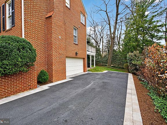 3rd image of 5206 Little Falls Rd