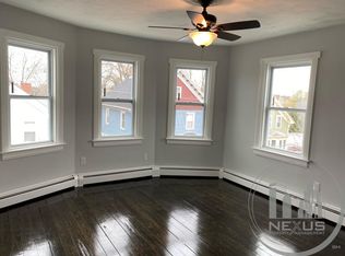 32 Grosvenor Ave FLOOR 3, Providence, RI 02908