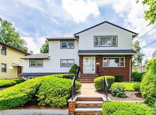 32 Stelling Ave, Maywood, NJ 07607