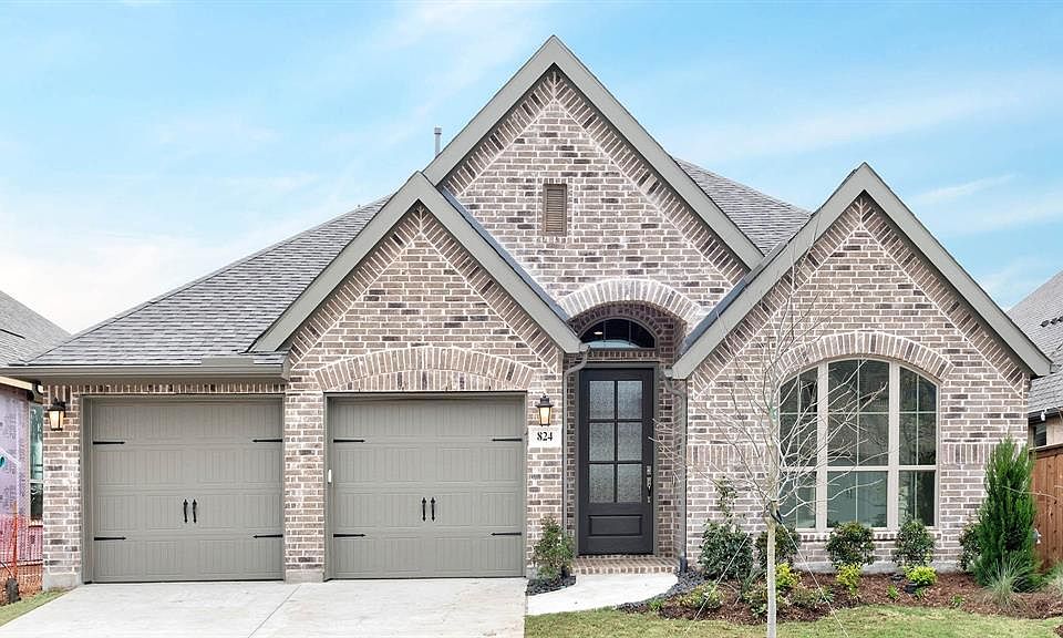 1st image of 824 Westerkirk Dr