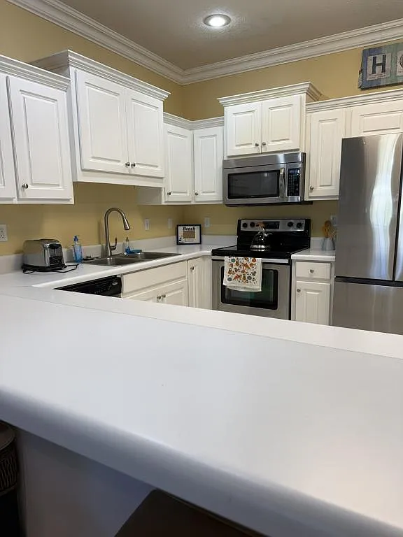 8115 Singletary St — Photo 2