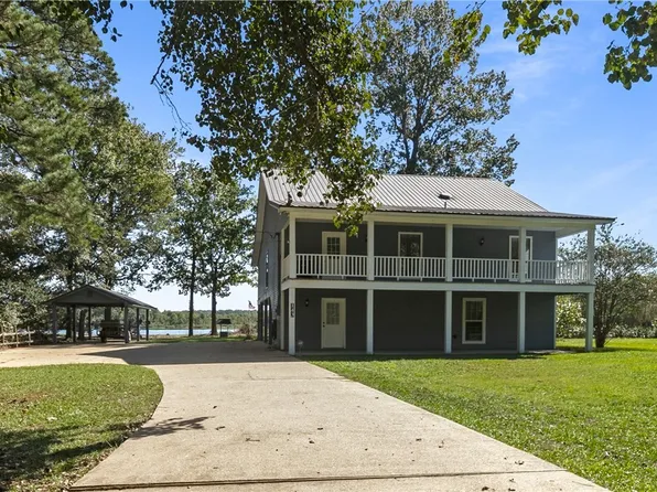 143 Cypress Lake Dr, Pickensville, AL 35447