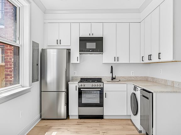 5th image of 311 E Capitol St NE #2