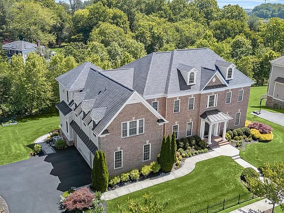 2nd image of 7738 Elmwood Rd