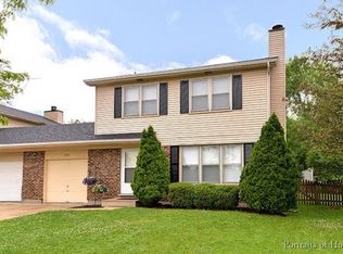 1369 Bannister Dr, Naperville, IL 60565