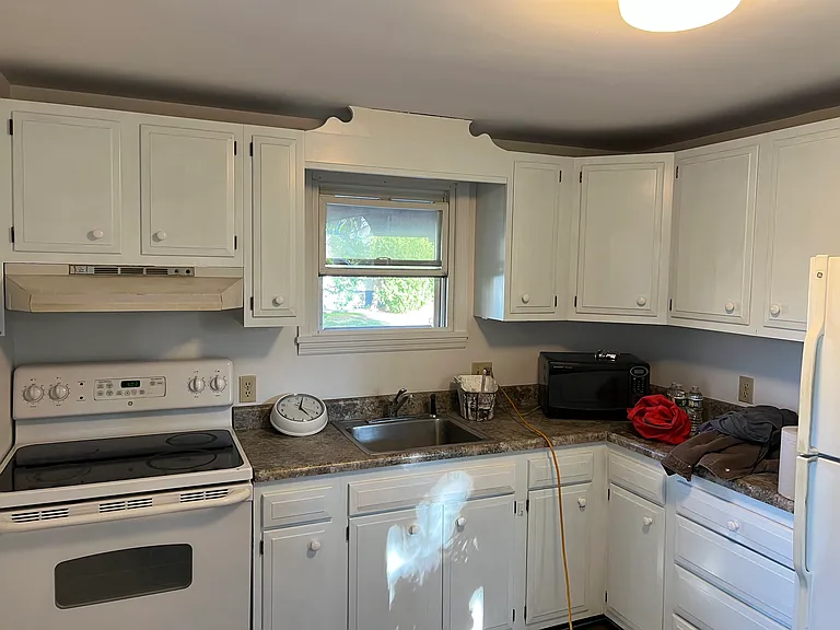 292 Pearl St #1 — Photo 6