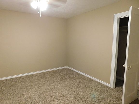 4th image of 607 Wood St