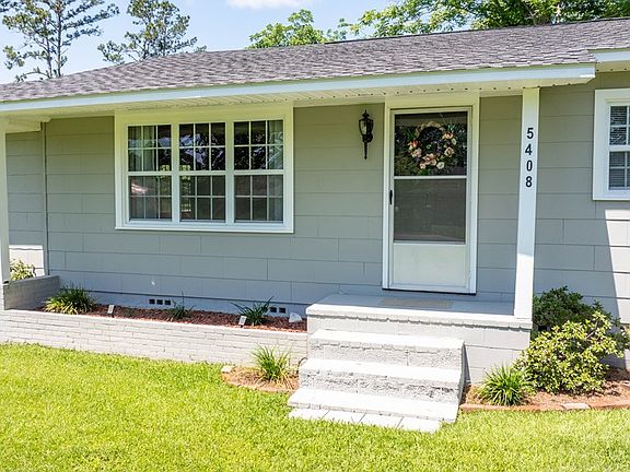 3rd image of 5408 Camellia Dr S