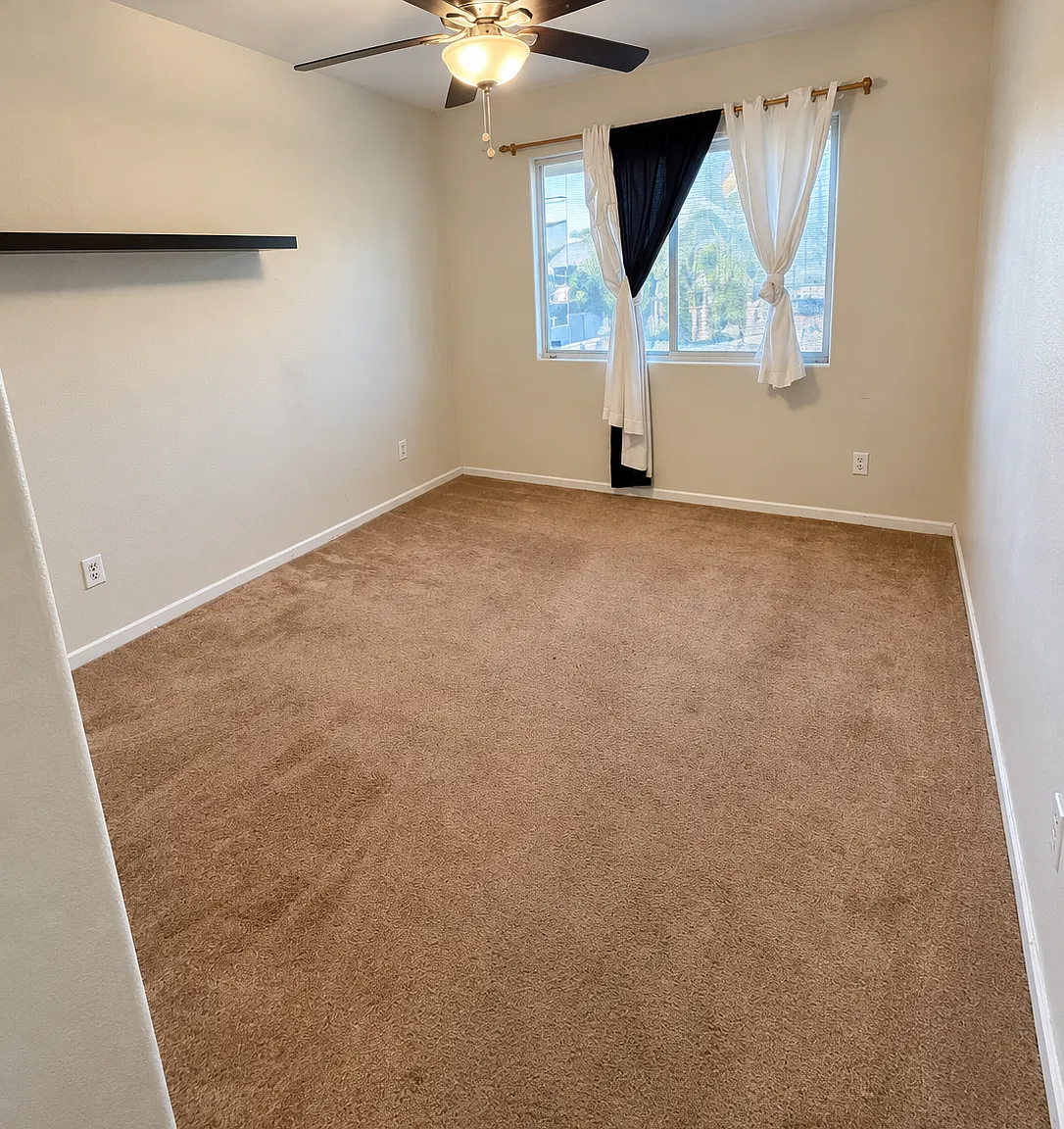 3 bed, 1595 sqft, $2,100 — Photo 3