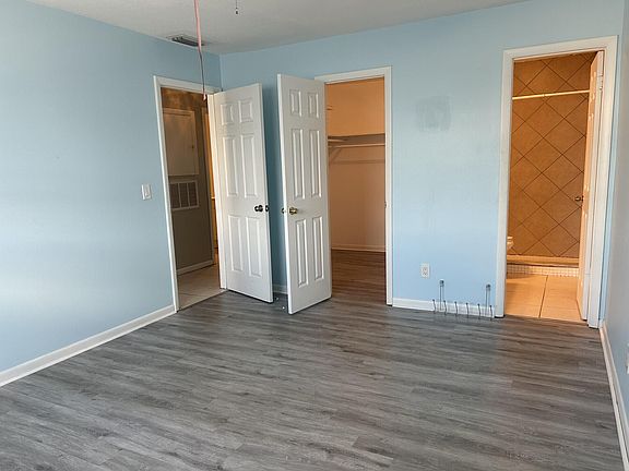 5th image of 227 Castlewood Dr APT 206