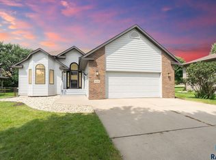 4109 S Bedford Ave, Sioux Falls, SD 57103