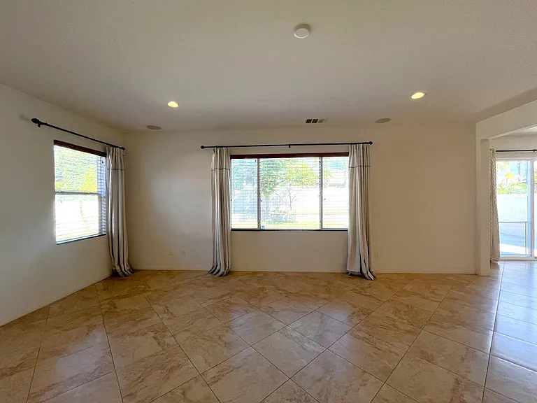 7143 Leighton Dr — Photo 14